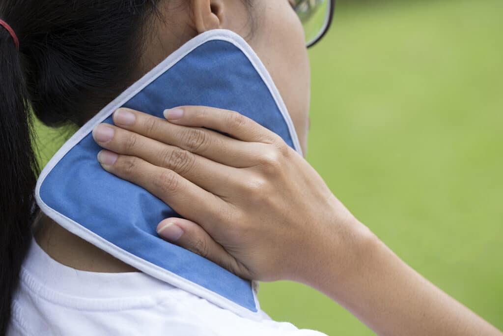 ice and heat pack for pain relief